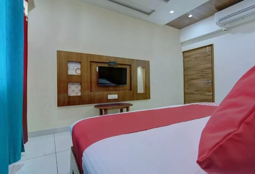 ホテル Sharan Residency By Oyo Rooms
