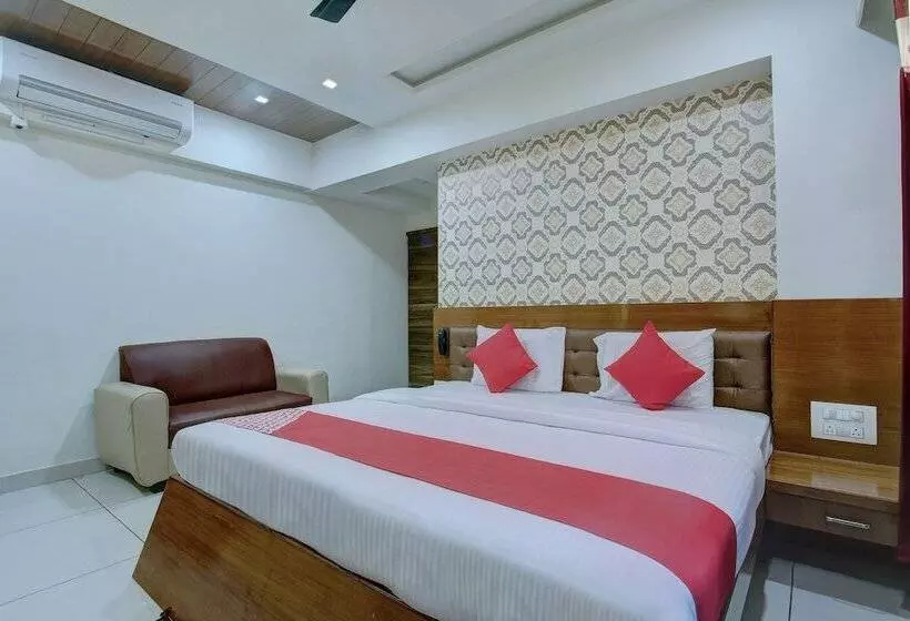 ホテル Sharan Residency By Oyo Rooms