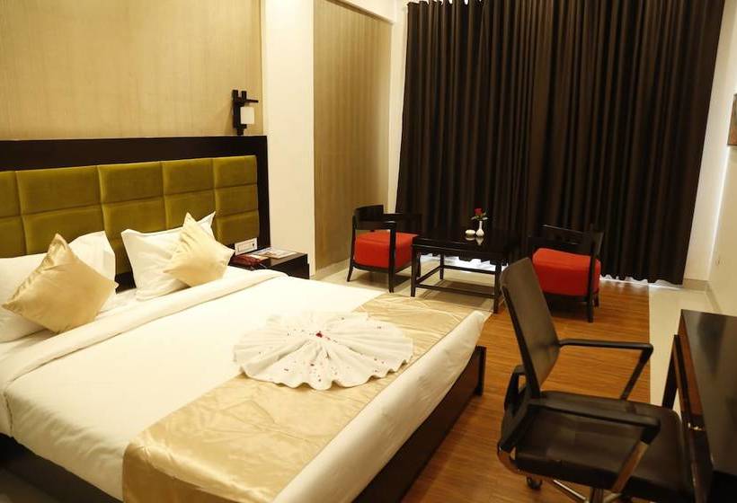 Отель Silver Estate Resort