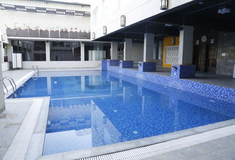 Отель Silver Estate Resort