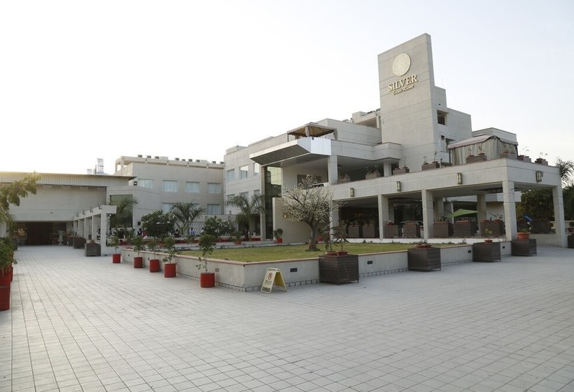 Отель Silver Estate Resort