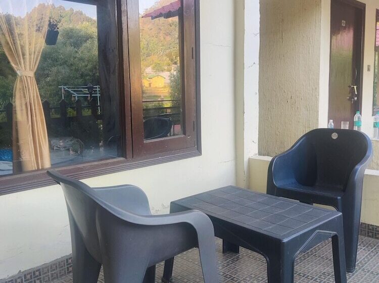 Отель The Jungle Pool By Beyond Stay