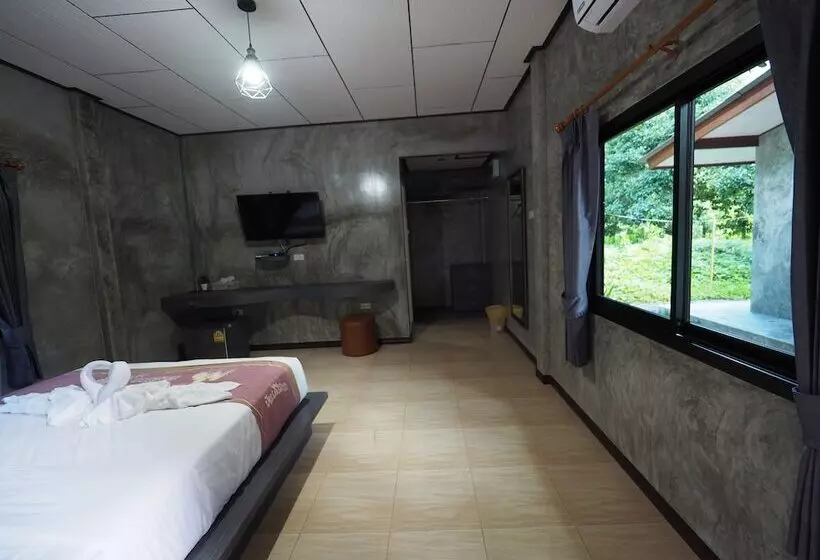 Majatalo Baan Keree Thara Khiri Wong