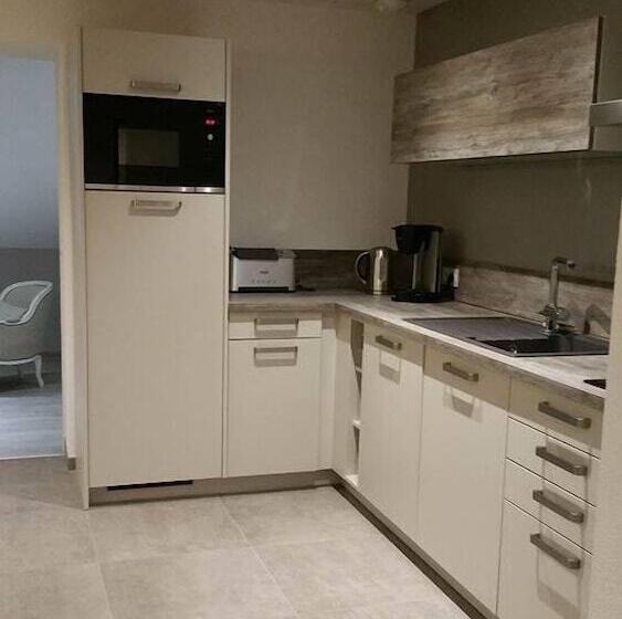 פנסיון L Ecrin Du Lac