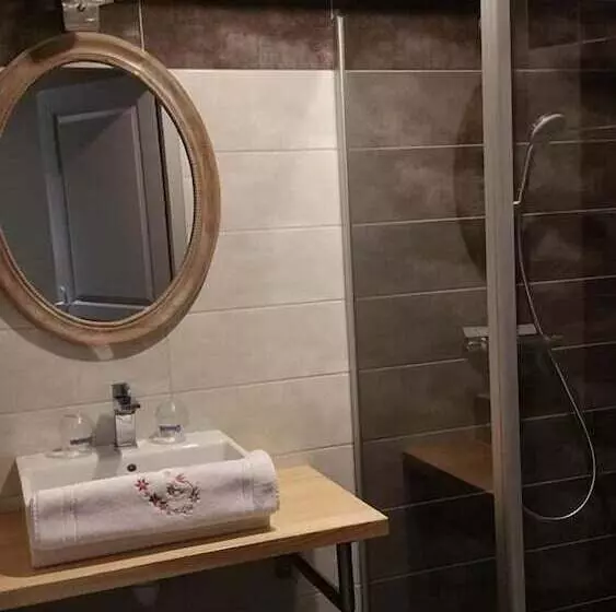 ペンション L Ecrin Du Lac