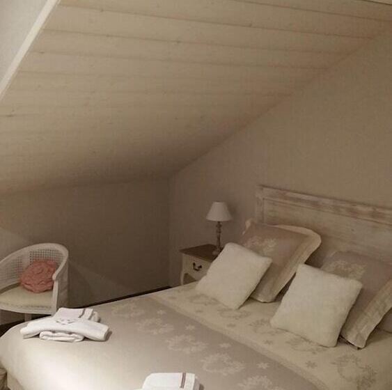 פנסיון L Ecrin Du Lac