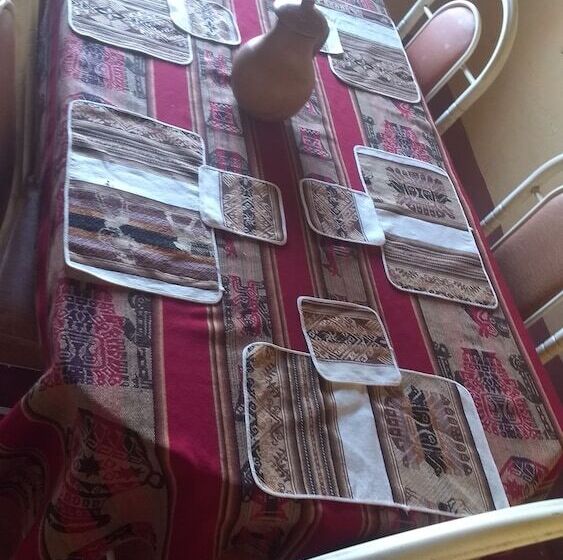 ペンション Luquina Homestay