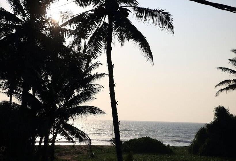 ペンション Whispering Ocean