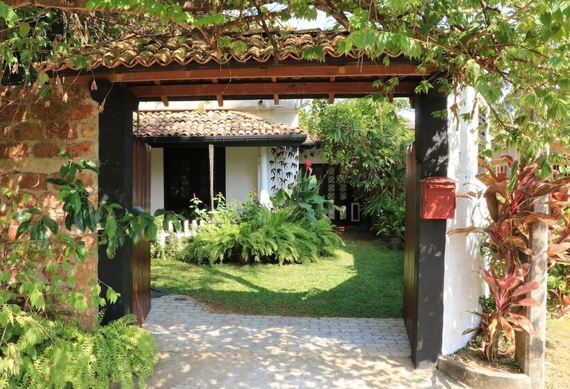 ペンション Whispering Ocean