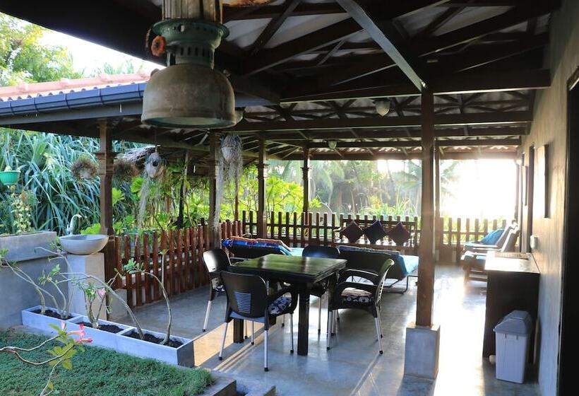 ペンション Whispering Ocean