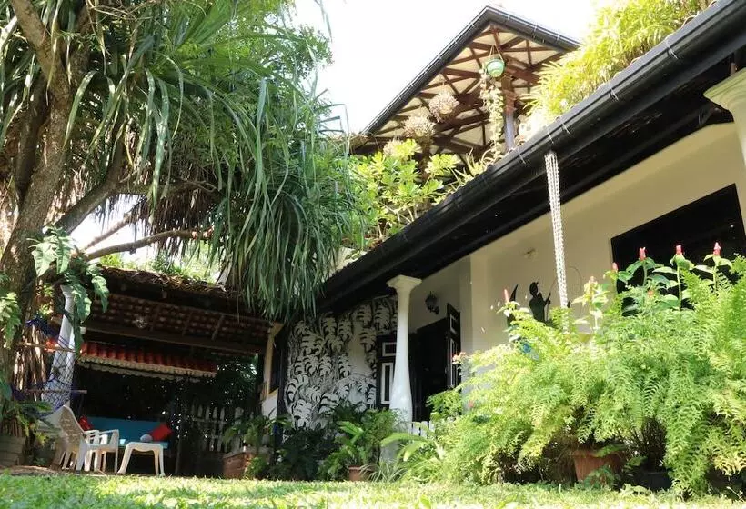 ペンション Whispering Ocean