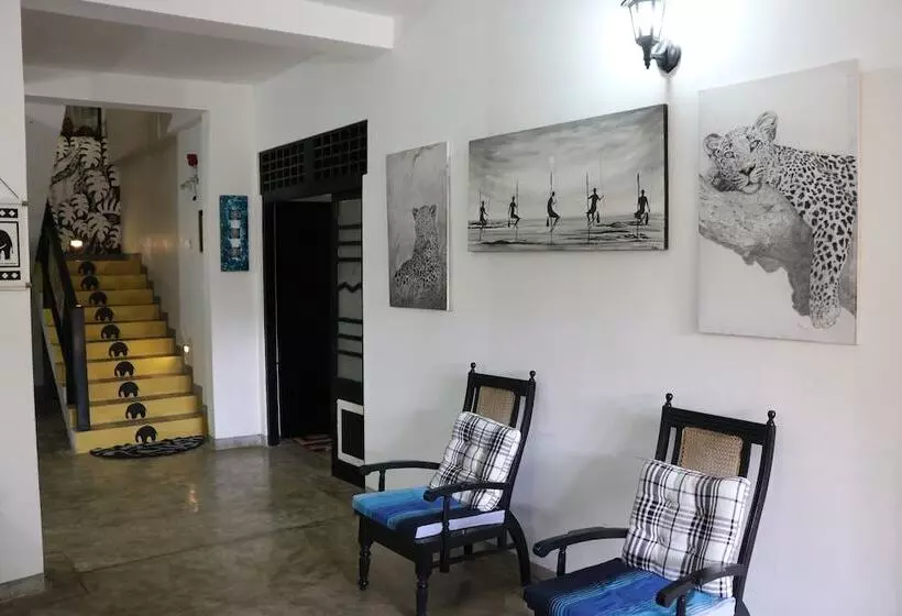 ペンション Whispering Ocean