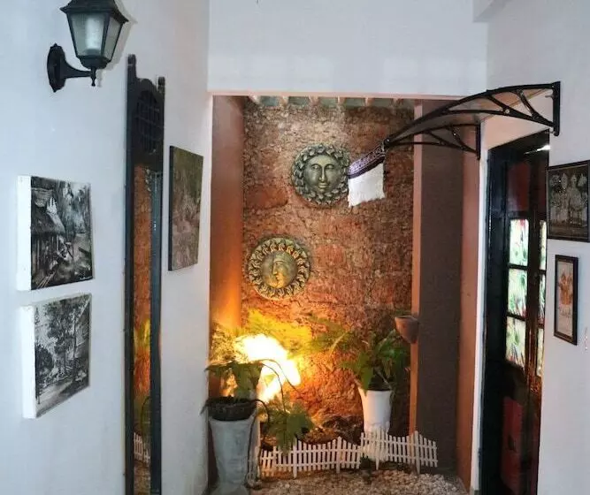 ペンション Whispering Ocean