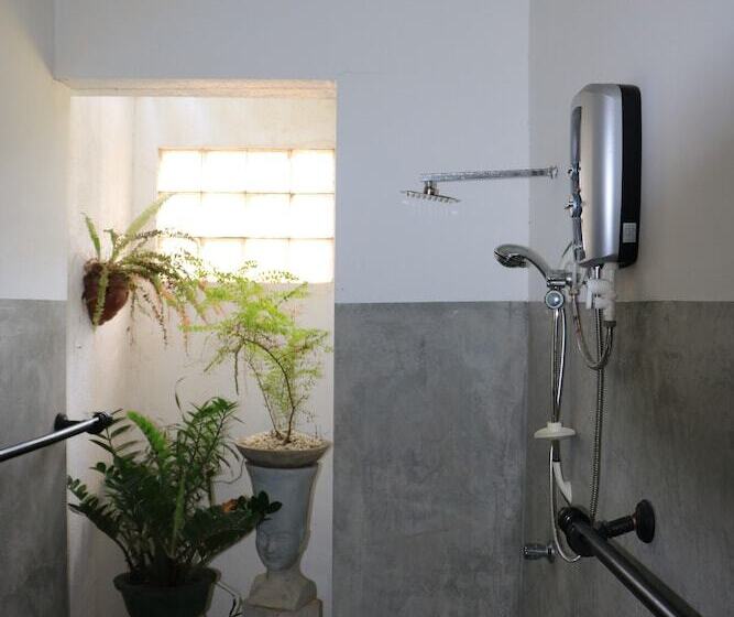 ペンション Whispering Ocean