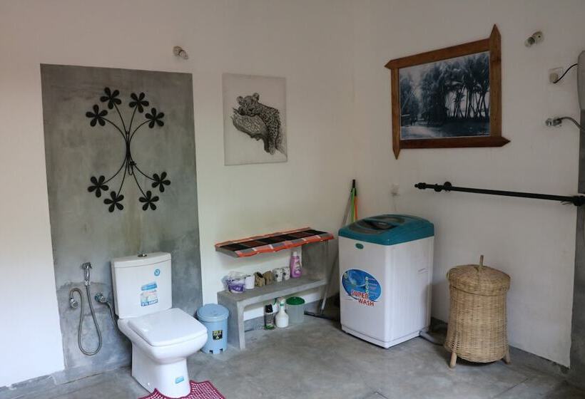 ペンション Whispering Ocean