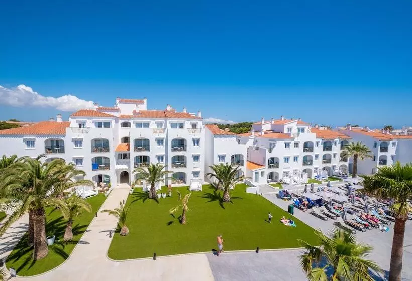 Fergus Style Carema Beach