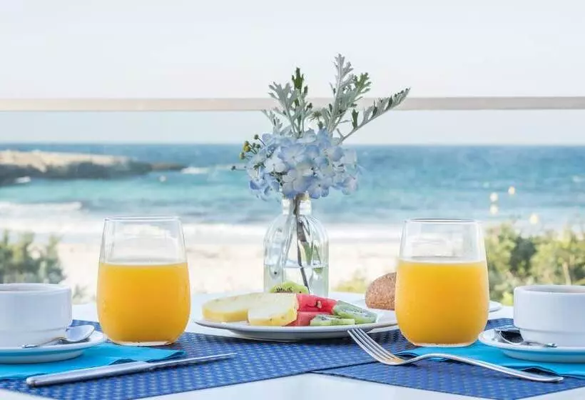 Fergus Style Carema Beach