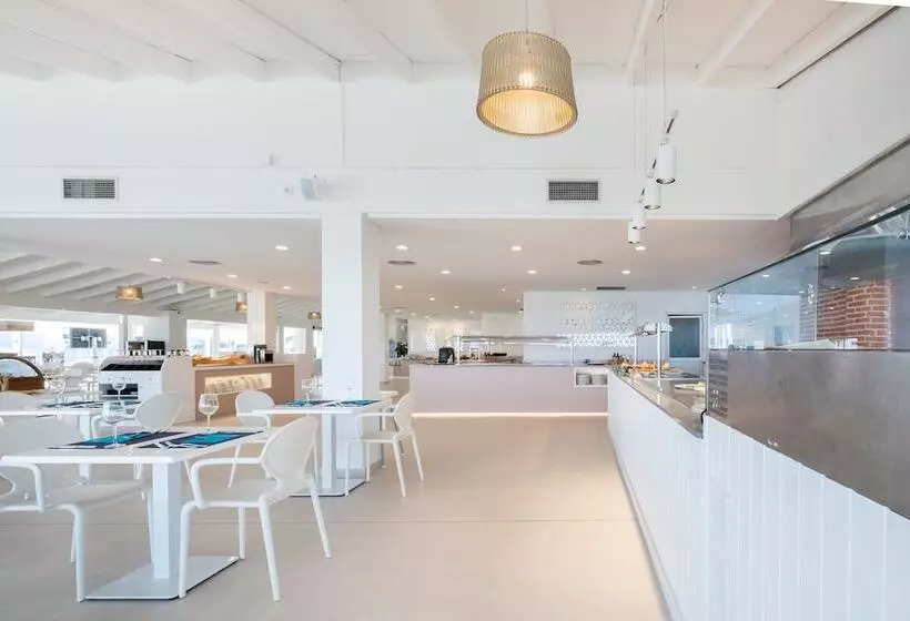 Fergus Style Carema Beach