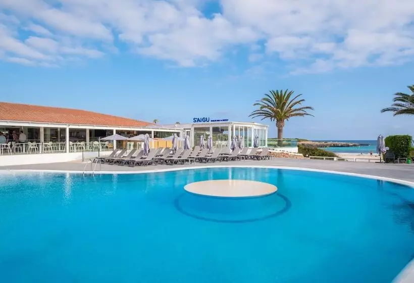 Fergus Style Carema Beach