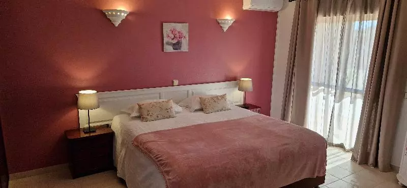 בית מלון כפרי Casa Rosa Montes