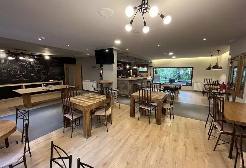 Отель Els Encantats