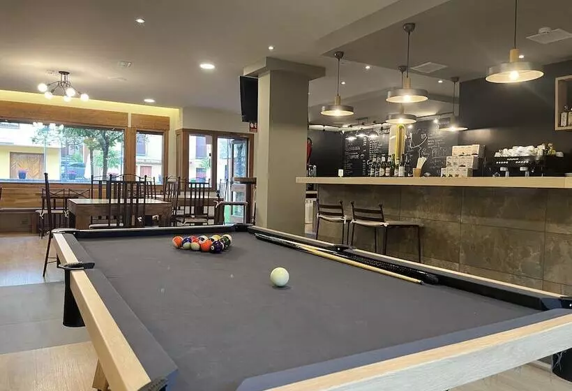 Отель Els Encantats