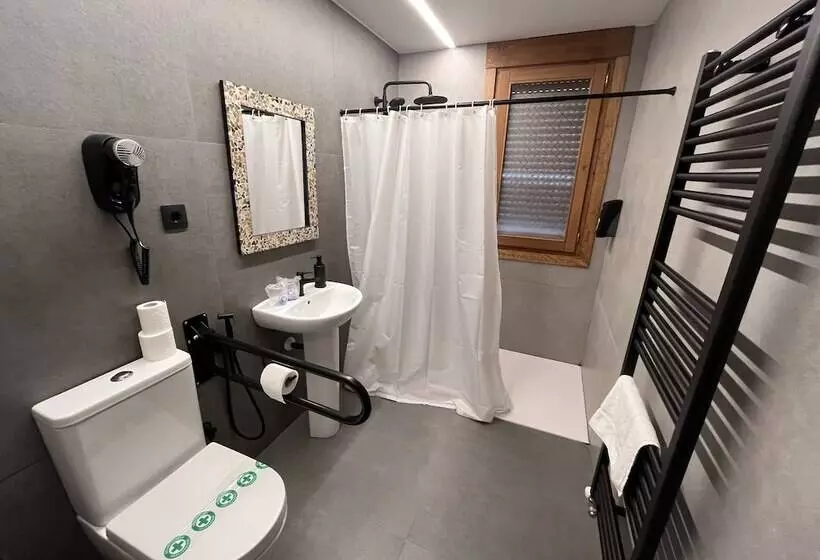 Отель Els Encantats