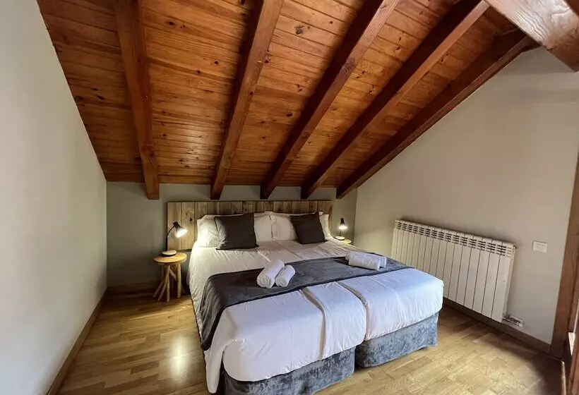 Отель Els Encantats