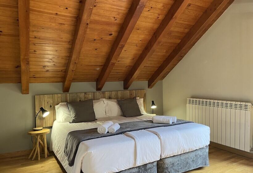 هتل Els Encantats