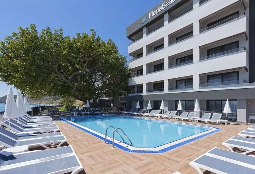 هتل Floria Beach