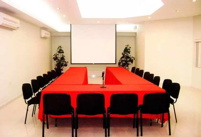 ホテル Los Cocos Chetumal