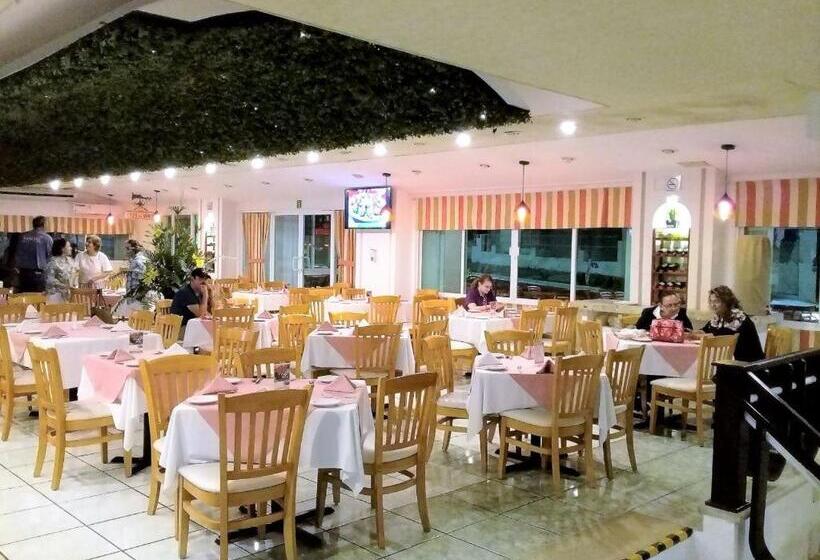 هتل Los Cocos Chetumal