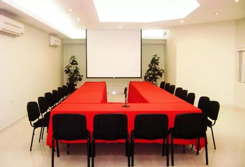 ホテル Los Cocos Chetumal