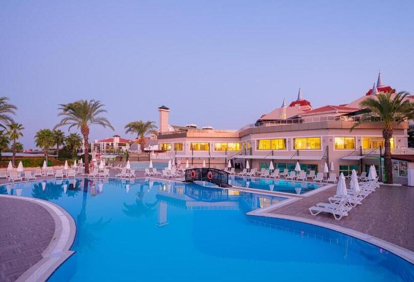 Aydinbey Famous Resort - Ultra All Inclusive