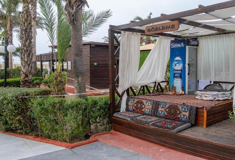 Aydinbey Famous Resort - Ultra All Inclusive