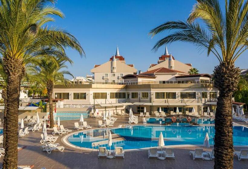 Aydinbey Famous Resort - Ultra All Inclusive