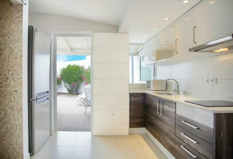 Neptuno Bungalows  Adults Only