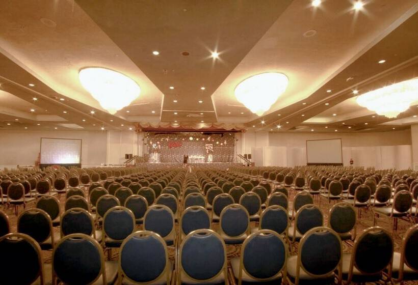 فندق Deauville Beach Resort