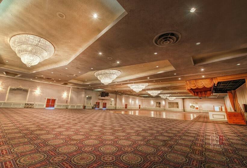 فندق Deauville Beach Resort