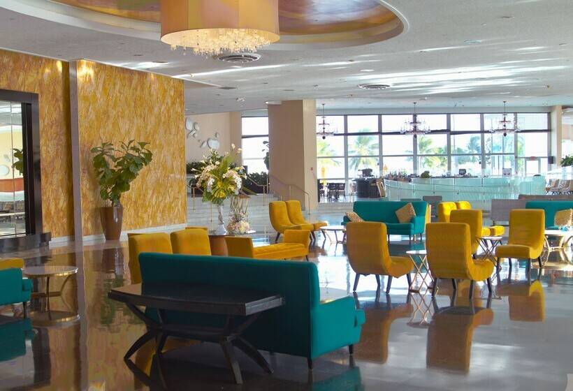 فندق Deauville Beach Resort