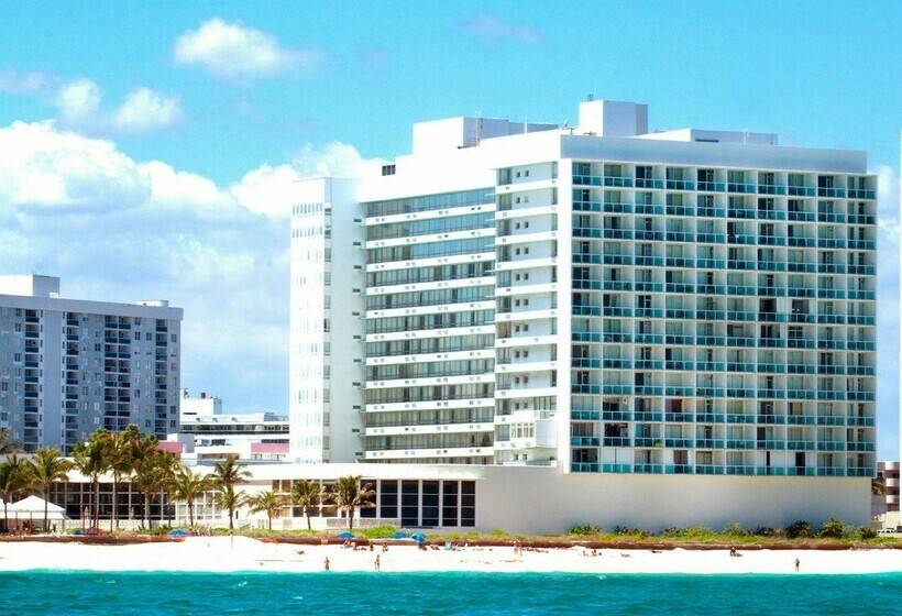 فندق Deauville Beach Resort