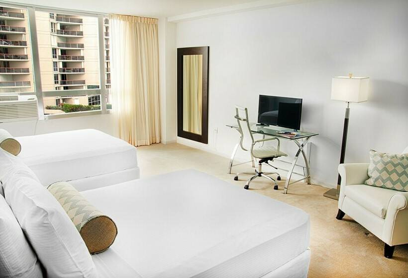 فندق Deauville Beach Resort