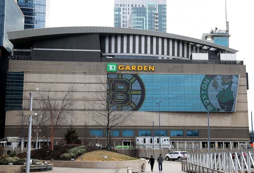 هتل Four Points By Sheraton Boston Newton