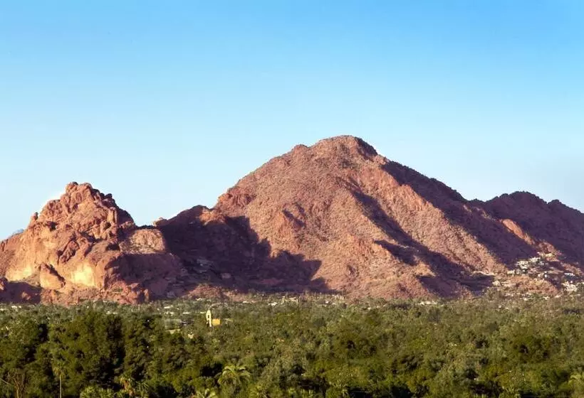 Holiday Inn Express Hotel & Suites Scottsdale   Old Town, An Ihg