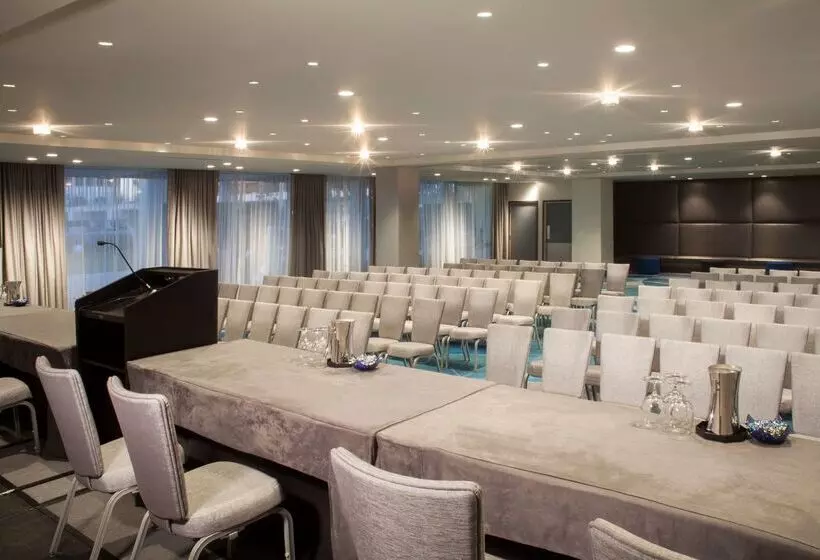 هتل Hyatt Regency Los Angeles International Airport