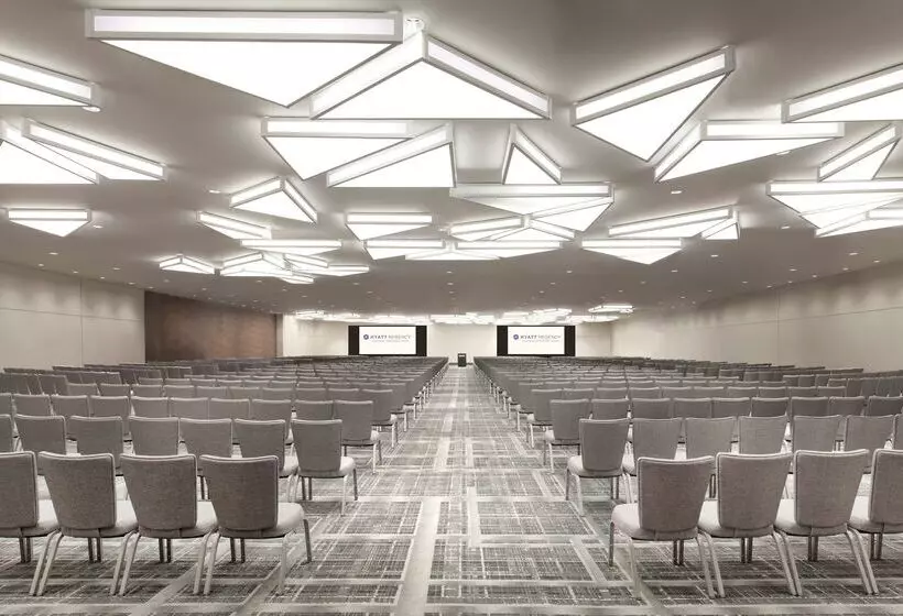 هتل Hyatt Regency Los Angeles International Airport