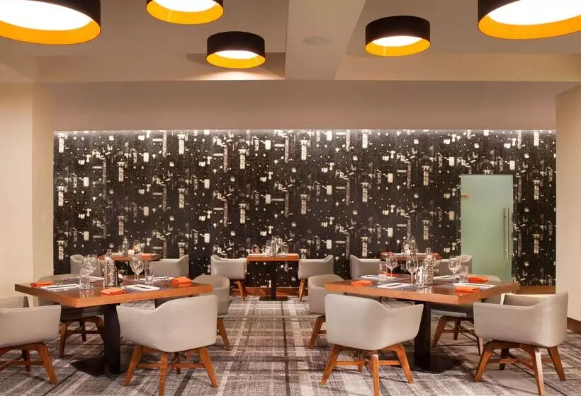 هتل Hyatt Regency Los Angeles International Airport