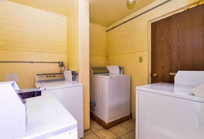 Отель Rodeway Inn At Lake Powell