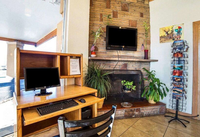 Отель Rodeway Inn At Lake Powell