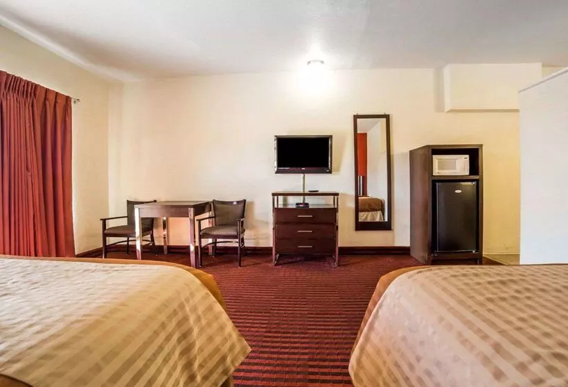 هتل Rodeway Inn At Lake Powell